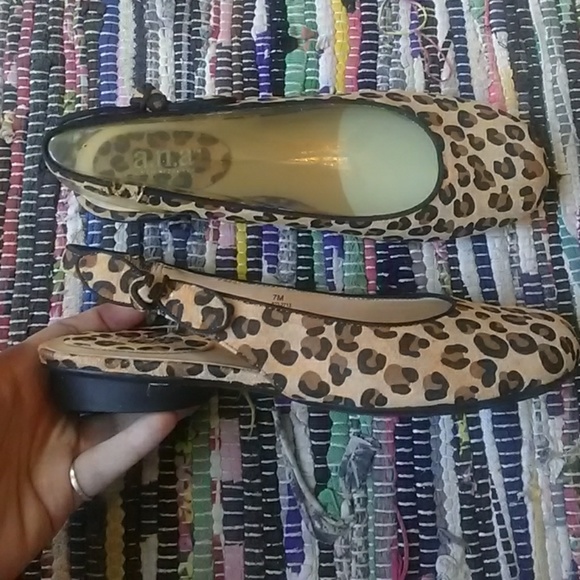 a.n.a Shoes - 🆕 a.n.a. Tan Cheeta Print Sling back flats